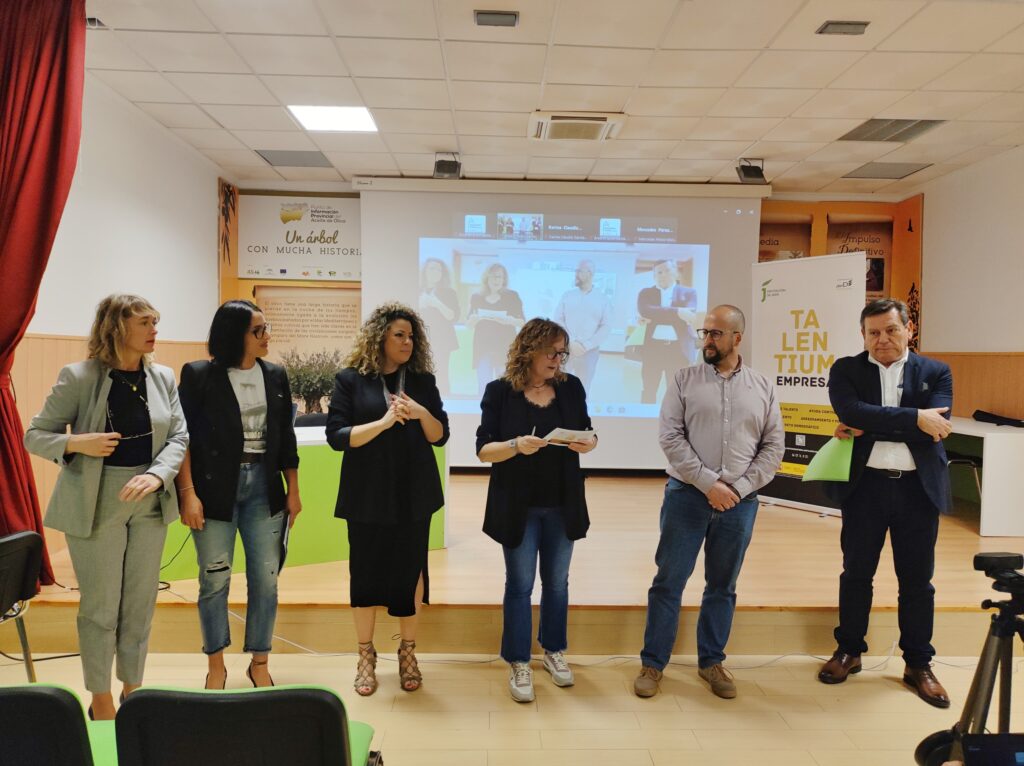 Primera Jornada Temática en Fuensanta de Martos, para conocer casos de éxito empresarial y posibilidades de contratación en la comarca.